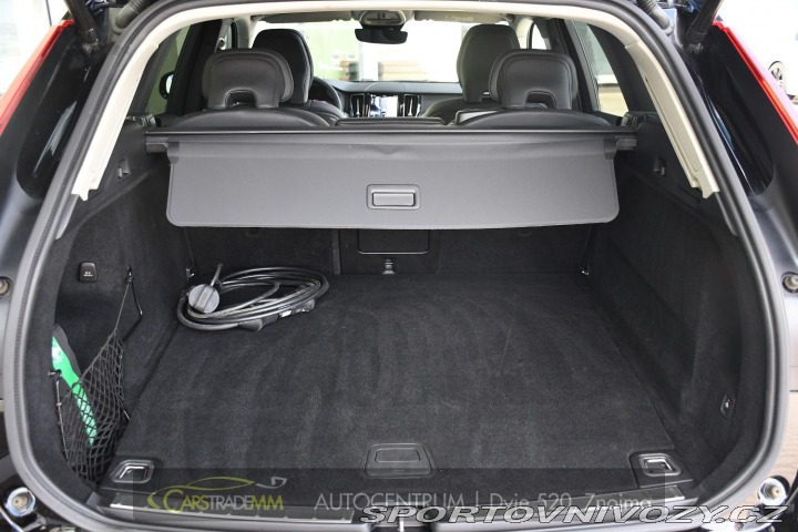 Volvo Ostatní modely XC60 2.0T8 R-Desing RECHARGE 2023