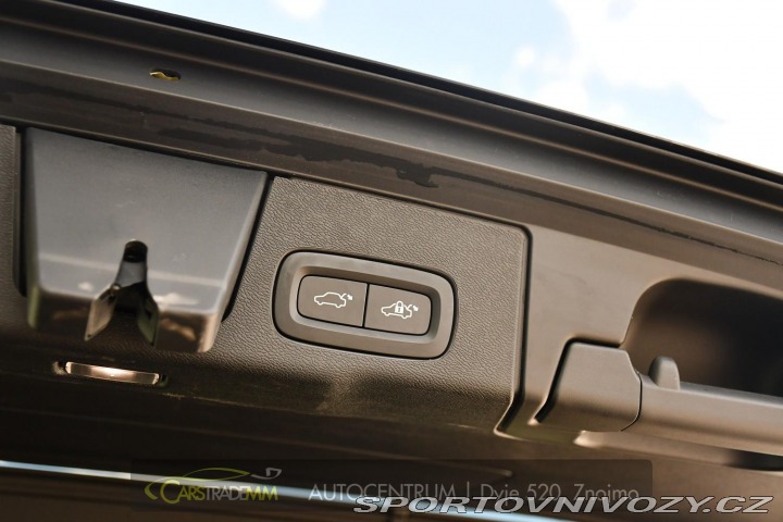 Volvo Ostatní modely XC60 2.0T8 R-Desing RECHARGE 2023