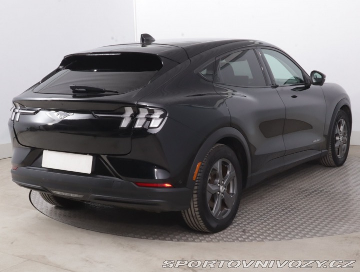 Ford Mustang Mach-E  Standard Range RW 2021