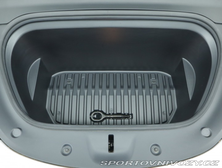 Tesla Model Y . RWD LFP 60kWh 2023