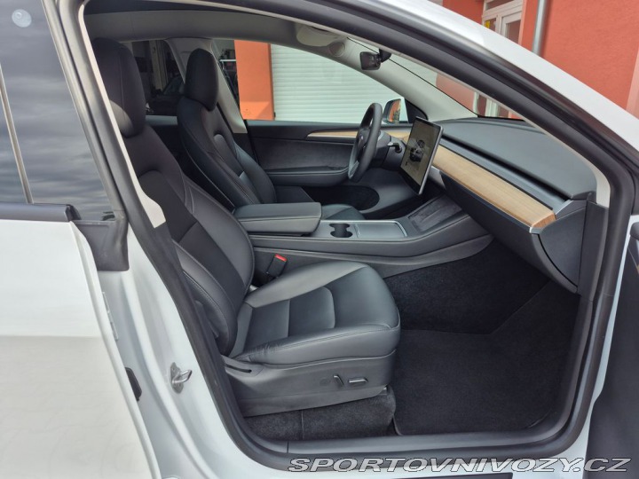Tesla Model Y L.R. Dual Motor 378 kW (O 2022