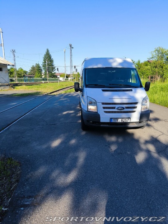 Ford Ostatní modely Transit 2,2   350L 2013