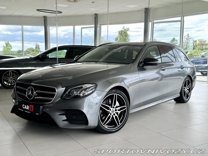 Mercedes-Benz E 220d 4Matic AMG*REZERVACE 2017