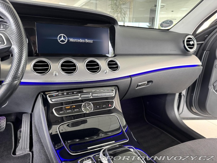Mercedes-Benz E 220d 4Matic AMG*REZERVACE 2017