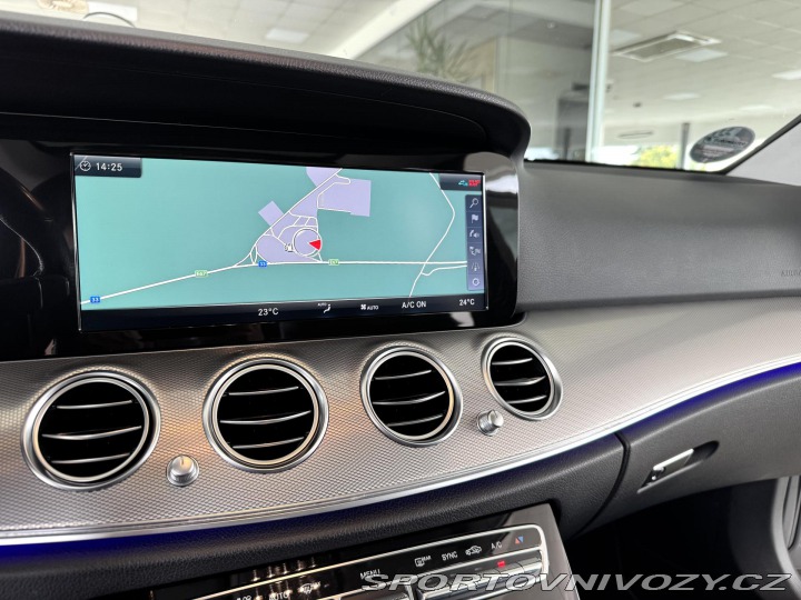 Mercedes-Benz E 220d 4Matic AMG*REZERVACE 2017
