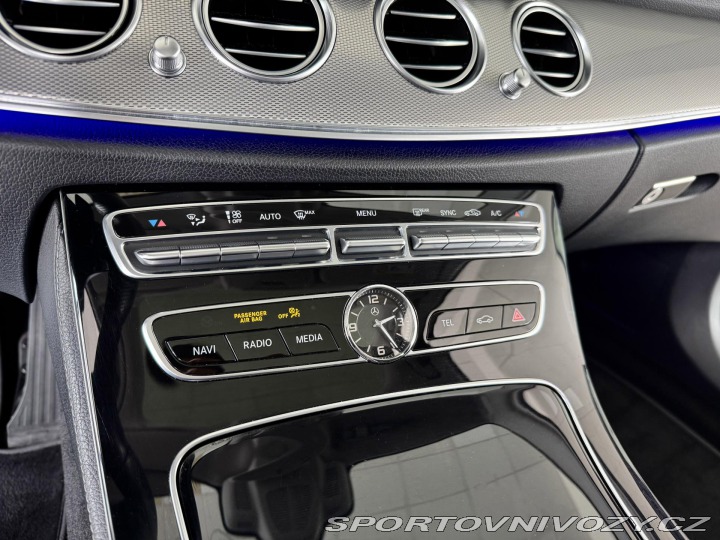 Mercedes-Benz E 220d 4Matic AMG*REZERVACE 2017