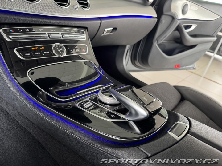 Mercedes-Benz E 220d 4Matic AMG*REZERVACE 2017