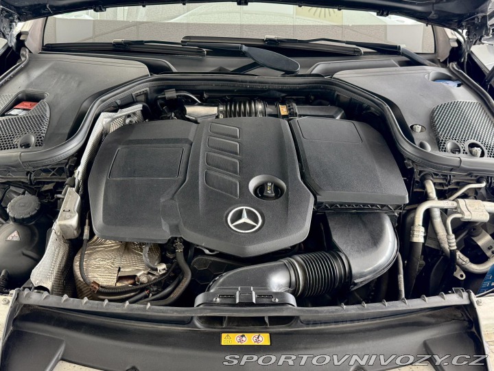Mercedes-Benz E 220d 4Matic AMG*REZERVACE 2017