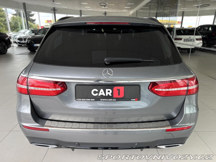 Mercedes-Benz E 220d 4Matic AMG*REZERVACE 2017