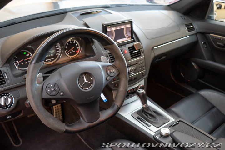 Mercedes-Benz C 63 AMG kombi 2010