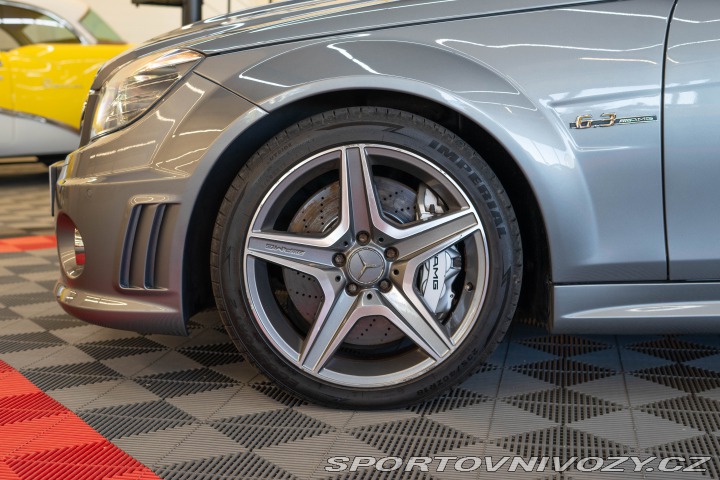 Mercedes-Benz C 63 AMG kombi 2010
