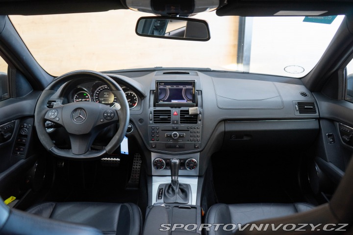 Mercedes-Benz C 63 AMG kombi 2010