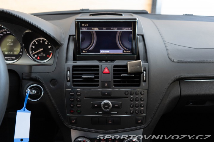 Mercedes-Benz C 63 AMG kombi 2010