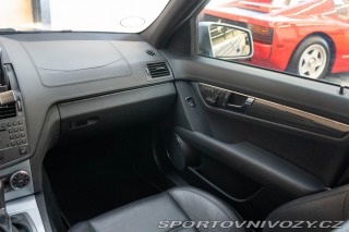 Mercedes-Benz C 63 AMG kombi 2010
