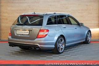 Mercedes-Benz C 63 AMG kombi 2010