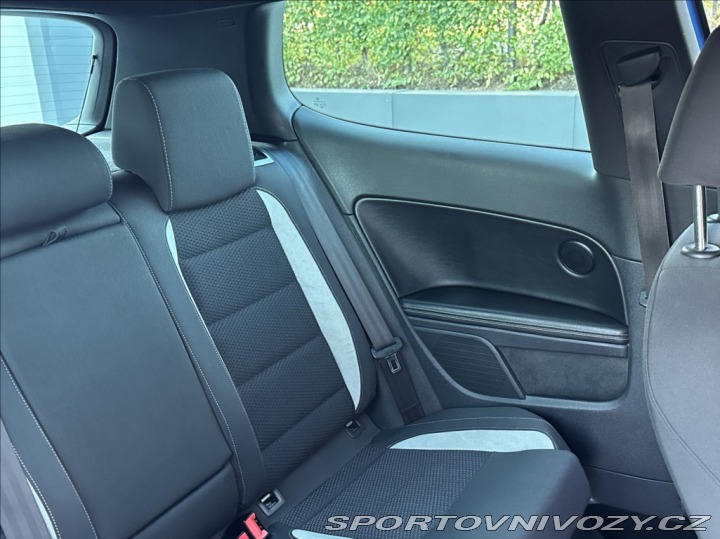 Volkswagen Golf 2,0 TSI 271PS R M/T 4x4 2010