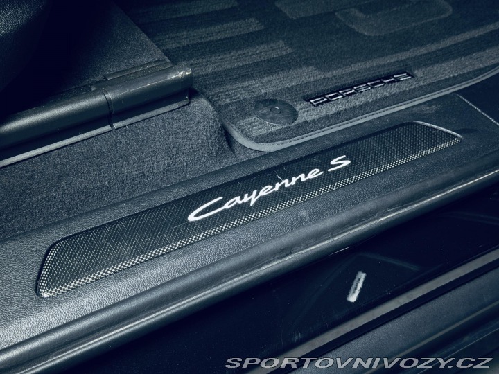 Porsche Cayenne S LIGHTWEIGHT CARBON HUD 2024
