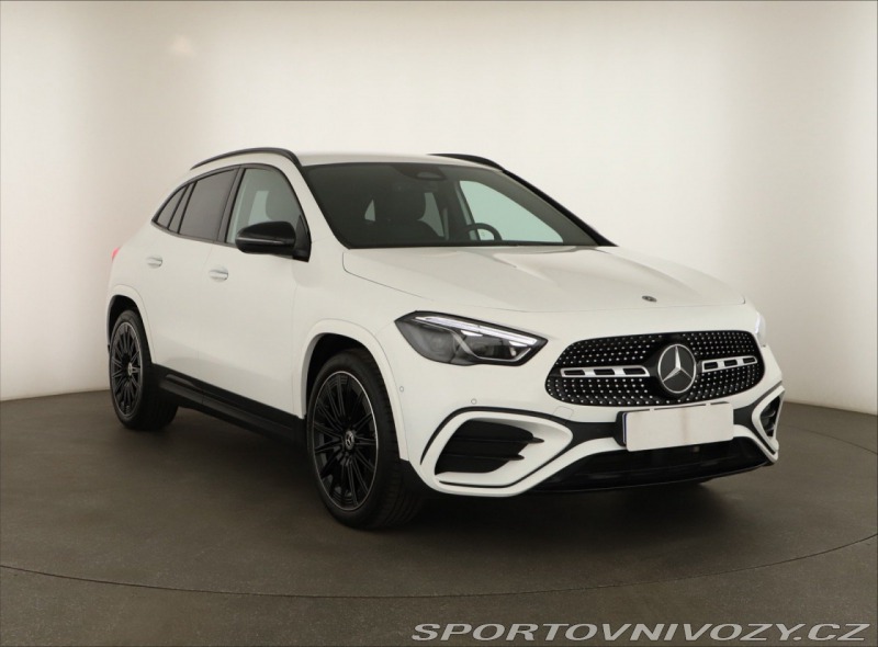 Mercedes-Benz Ostatní modely GLA AMG line GLA 220 4MATIC