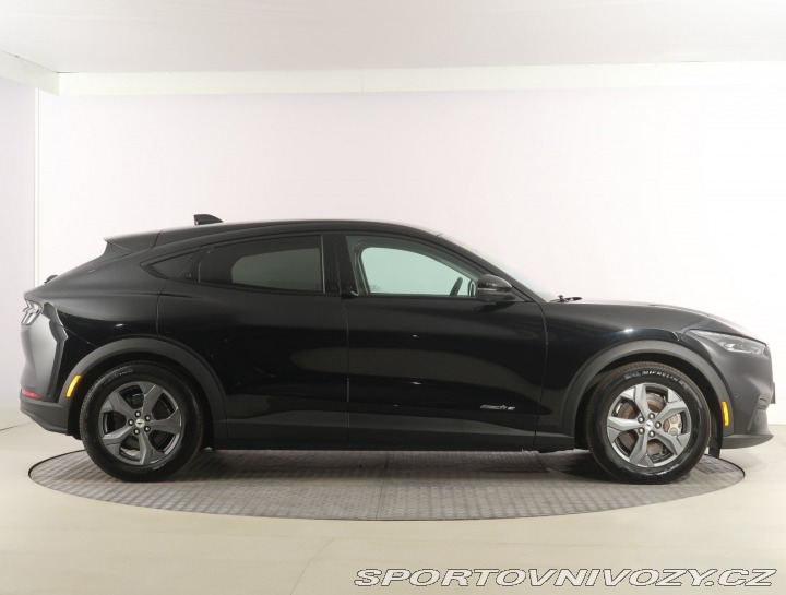 Ford Mustang Mach-E Standard Range RW 2021