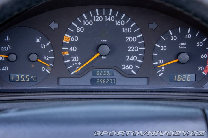 Mercedes-Benz CLK Kabriolet 200 100kW MT5 1998