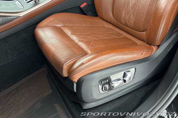 BMW X7 M50i 2021