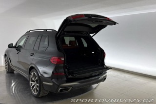 BMW X7 M50i 2021