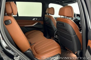 BMW X7 M50i 2021