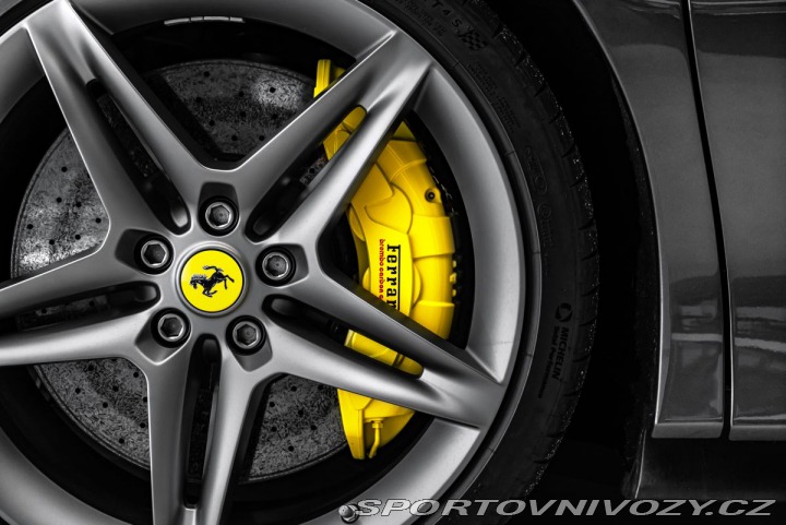 Ferrari SF90 2021