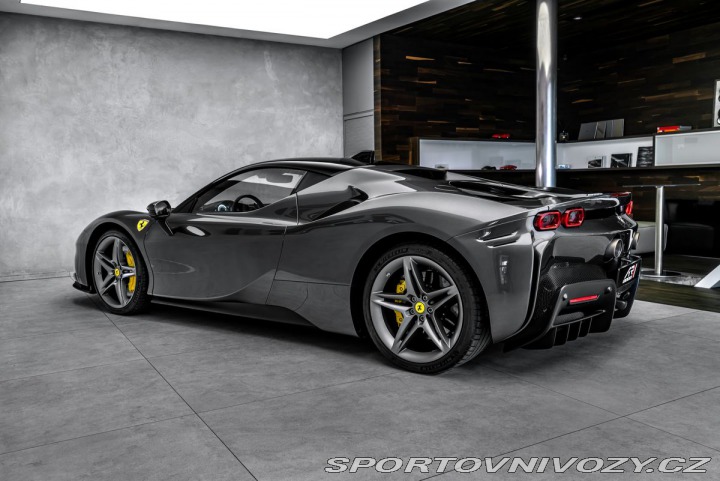 Ferrari SF90 2021
