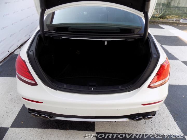 Mercedes-Benz E 53AMG/4-Matic/1.Maj.ČR/Le 2019