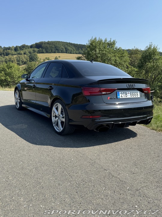 Audi RS3  2017