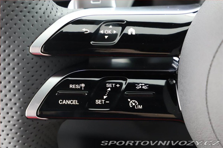 Mercedes-Benz A A 250 e, AMG LINE 2025