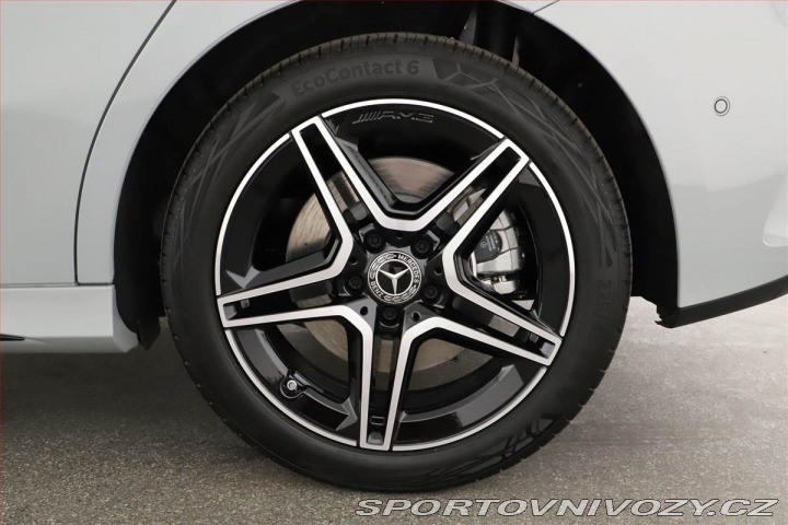 Mercedes-Benz A A 250 e, AMG LINE 2025