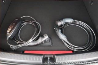 Mercedes-Benz A A 250 e, AMG LINE 2025