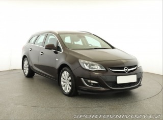 Opel Astra 2.0 CDTI 2013