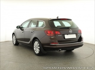 Opel Astra 2.0 CDTI 2013