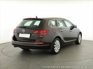 Opel Astra 2.0 CDTI 2013