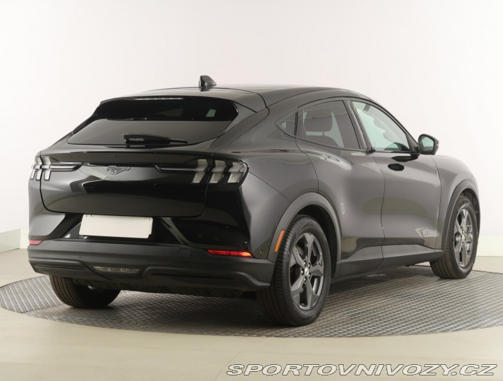 Ford Mustang Mach-E Standard Range RW 2021