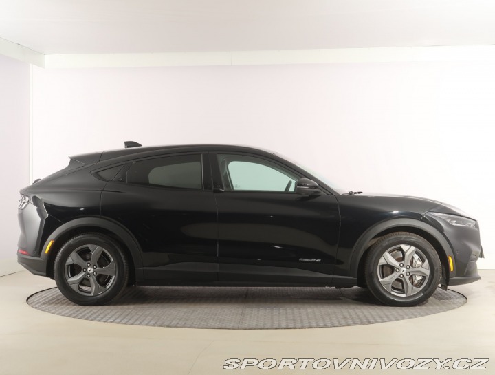 Ford Mustang Mach-E Standard Range RW 2021