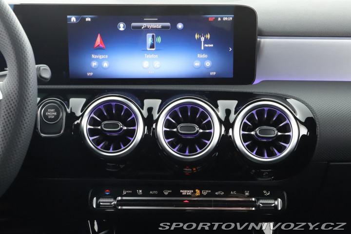 Mercedes-Benz A AMG Line A 250 e 2025