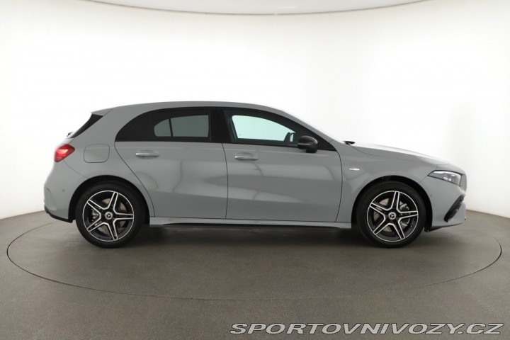 Mercedes-Benz A AMG Line A 250 e 2025