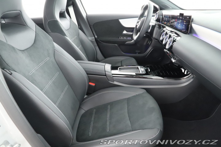 Mercedes-Benz A AMG Line A 250 e 2025