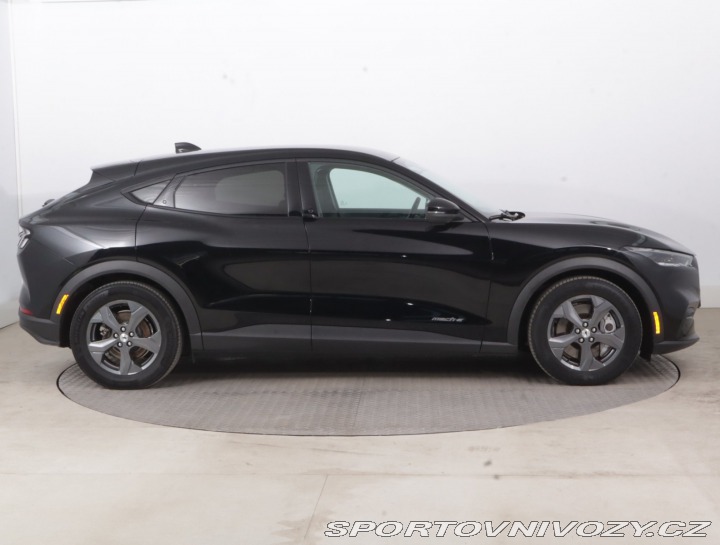 Ford Mustang Mach-E Standard Range RW 2021