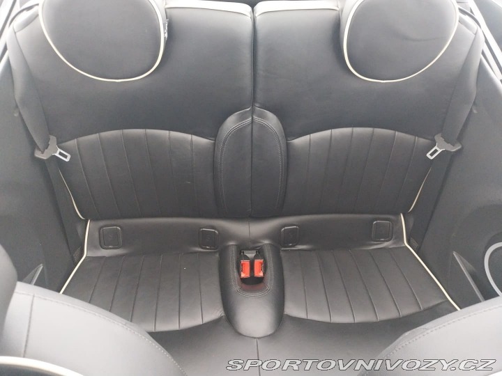 Mini Cooper Cooper SD 2011