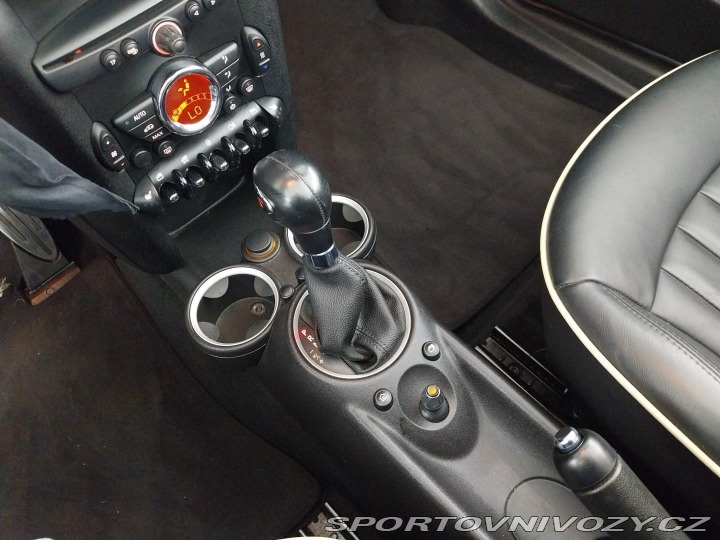 Mini Cooper Cooper SD 2011