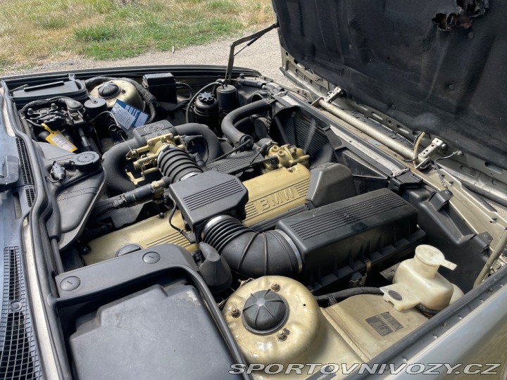 BMW 5 535i e34 M5 kola interier 1990