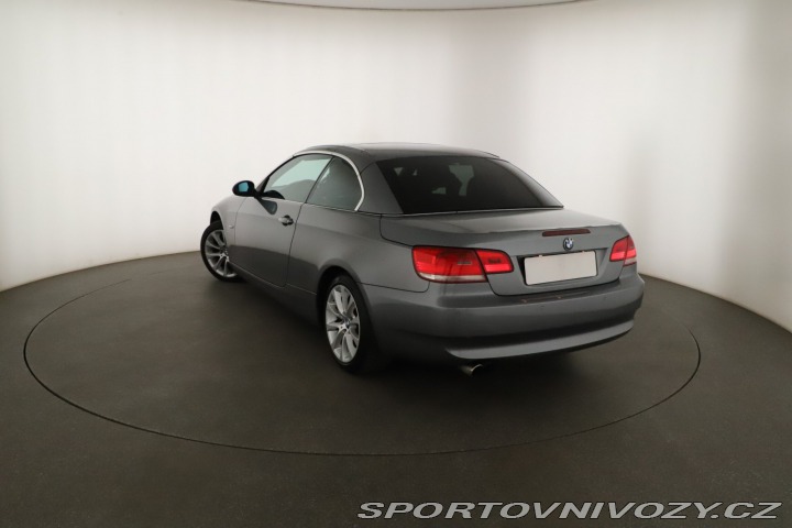 BMW 3 330 i 2007
