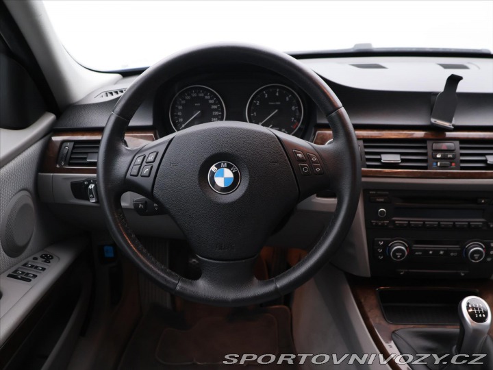 BMW 3 3.0 325i 160kW Aut.klima 2009