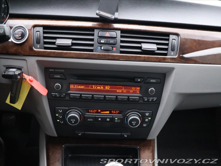 BMW 3 3.0 325i 160kW Aut.klima 2009