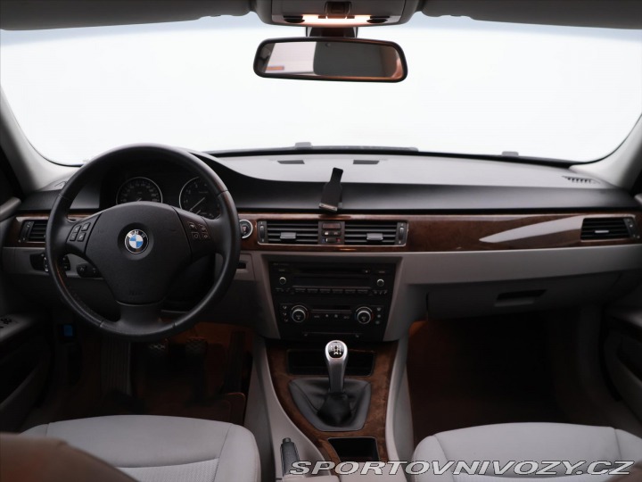 BMW 3 3.0 325i 160kW Aut.klima 2009